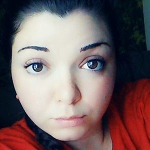 Meet your Posher, Adrienne